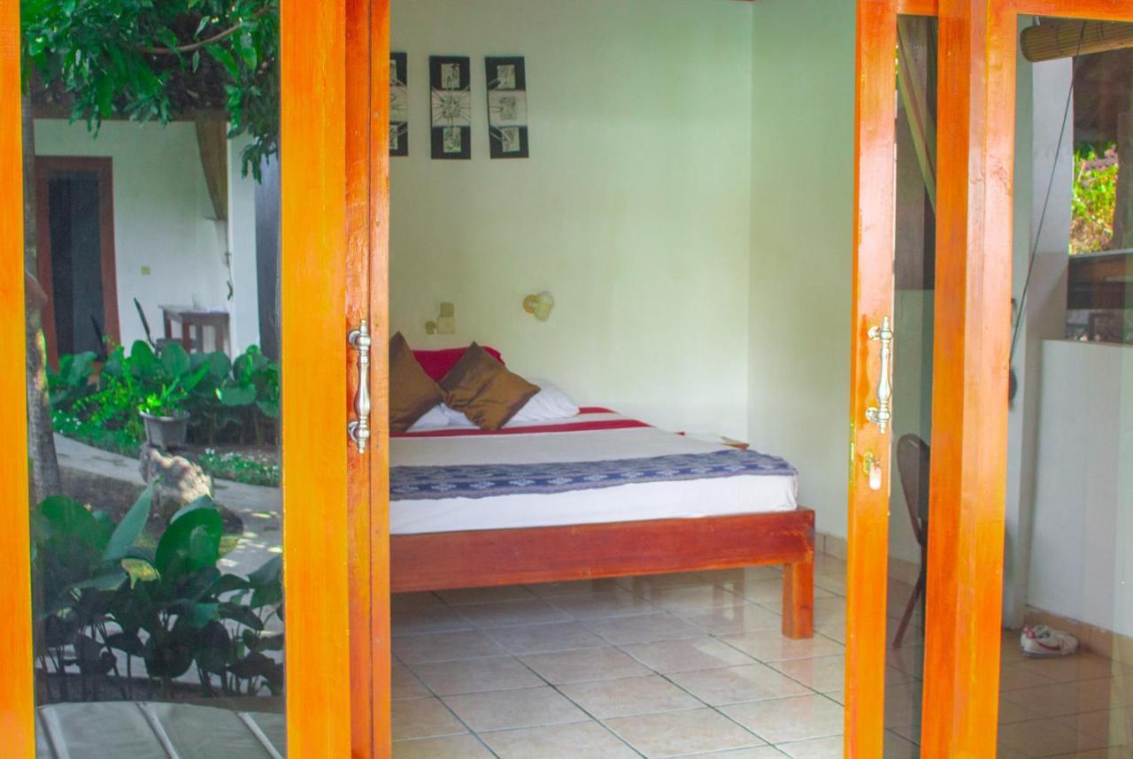 Ocean Sun Homestay Tulamben  Exterior photo